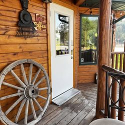 Caboose Coffee - Entrance