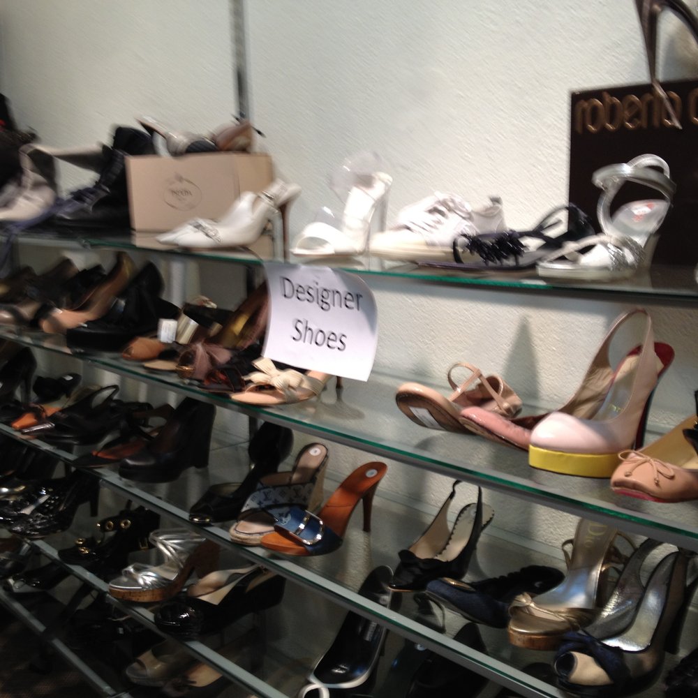 Turnabout Luxe - Bottom floor - Used, Vintage & Consignment Near Me - Vancouver, British Columbia