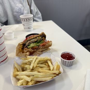 In-N-Out Burger - Burgers Near Me - Cabazon, California In-N-Out Burger - Burgers Near Me - Cabazon, California