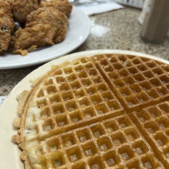 Lincoln's Waffle Shop - American Near Me - Washington, DC, District of Columbia
