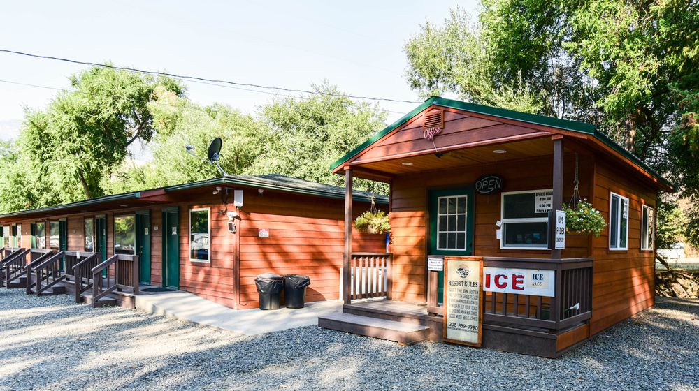 SALMON RIVER RESORT Updated October 2024 3252 Waterfront Dr, White