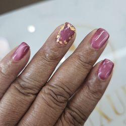 Luxury Nail Spa - Gel polish with gold foil