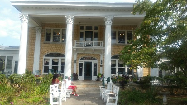 Blue Willow Inn Restaurant & Gift Shop by null