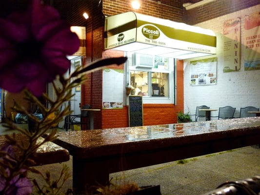 Piccoli To-Go by null