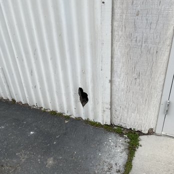 M Gray Property Inspections - Asbestos siding damaged around building needs to be replaced and remediated - Home Inspectors Near Me M Gray Property Inspections - Asbestos siding damaged around building needs to be replaced and remediated - Home Inspectors Near Me