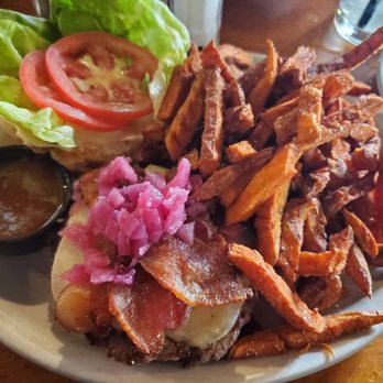 Train Wreck Bar - Elk burger with sweet potato fries - Sports Bars Near Me - Burlington, Washington Train Wreck Bar - Elk burger with sweet potato fries - Sports Bars Near Me - Burlington, Washington
