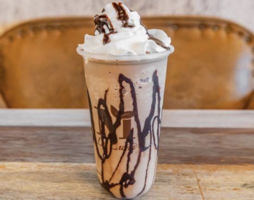 La Luna Tea and Dessert Bar by null