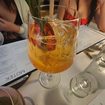 Motek Brickell - Cocktail - Mediterranean Near Me - Miami, Florida Motek Brickell - Cocktail - Mediterranean Near Me - Miami, Florida