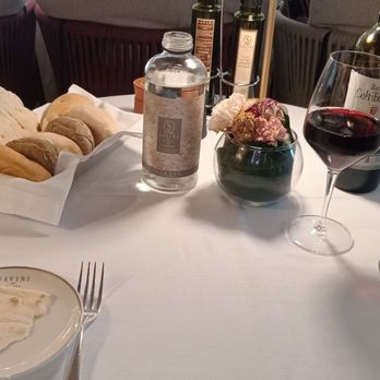 Savini - Table setting - Cafes Near Me - Milan, Michigan