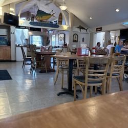 Doug's Fish Fry - Dining area