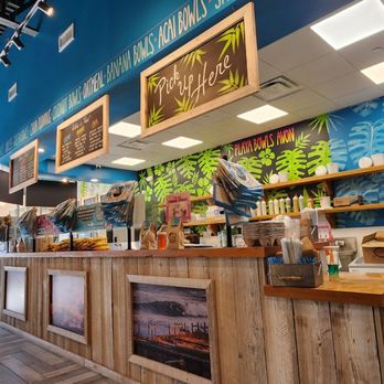 Playa Bowls - a woman standing at the counter - Juice Bars & Smoothies Near Me - Avon, Connecticut Playa Bowls - a woman standing at the counter - Juice Bars & Smoothies Near Me - Avon, Connecticut