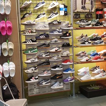 Journeys - Shoe Stores Near Me - Plantation, Florida Journeys - Shoe Stores Near Me - Plantation, Florida