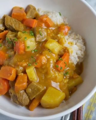 China Dragon by null