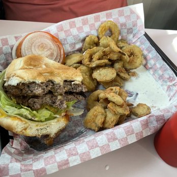MeMaw’s Shake Shack - Double cheeseburger - Burgers Near Me - Hermitage, Missouri
