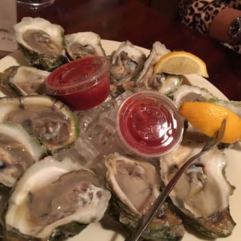 Papa’s Fish House - A dozen raw oysters - Seafood Near Me - Lighthouse Point, Florida