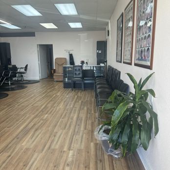 Power Cuts Barbers - Customer waiting area - Hair Salons Near Me - Tustin, California Power Cuts Barbers - Customer waiting area - Hair Salons Near Me - Tustin, California