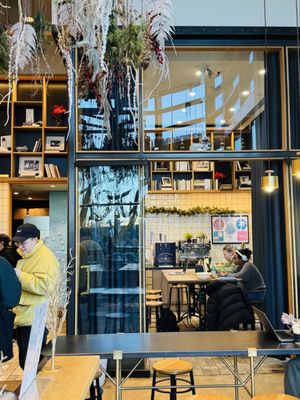 Commonwealth Joe Coffee Roasters by null