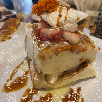 Honeybear Cafe - Tres Leches French Toast - Breakfast & Brunch Near Me - Chicago, Illinois