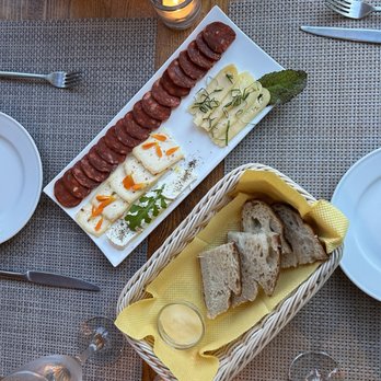 Zéfyr Café - Restaurants Near Me - Urzelina Zéfyr Café - Restaurants Near Me - Urzelina