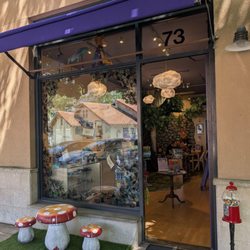 Woander - Cute storefront