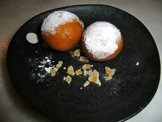 Dos Palillos by null