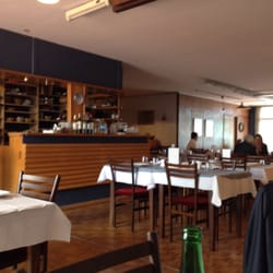 Club Danes - Si eligen las mesas del fondo, tendrán una muy linda vista al río (reserven)