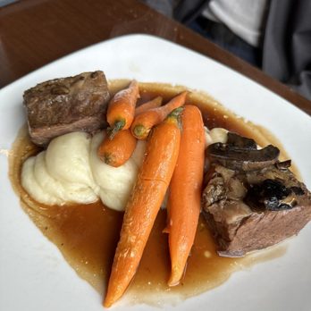Gervasi Vineyard Resort & Spa - Tuscan Beef Short Ribs - Italian Near Me - Canton, Ohio