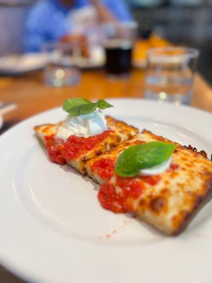 Emmy Squared Pizza: Shaw by null