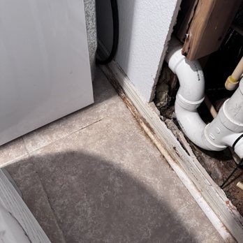 Rock Solid Home Inspections - Stained baseboard with mold behind wall - Home Inspectors Near Me - Clearwater, Florida Rock Solid Home Inspections - Stained baseboard with mold behind wall - Home Inspectors Near Me - Clearwater, Florida