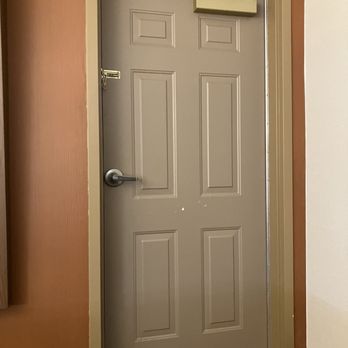 Holiday Inn Express - Door to balcony - Hotels Near Me - Coeur D Alene, Idaho Holiday Inn Express - Door to balcony - Hotels Near Me - Coeur D Alene, Idaho