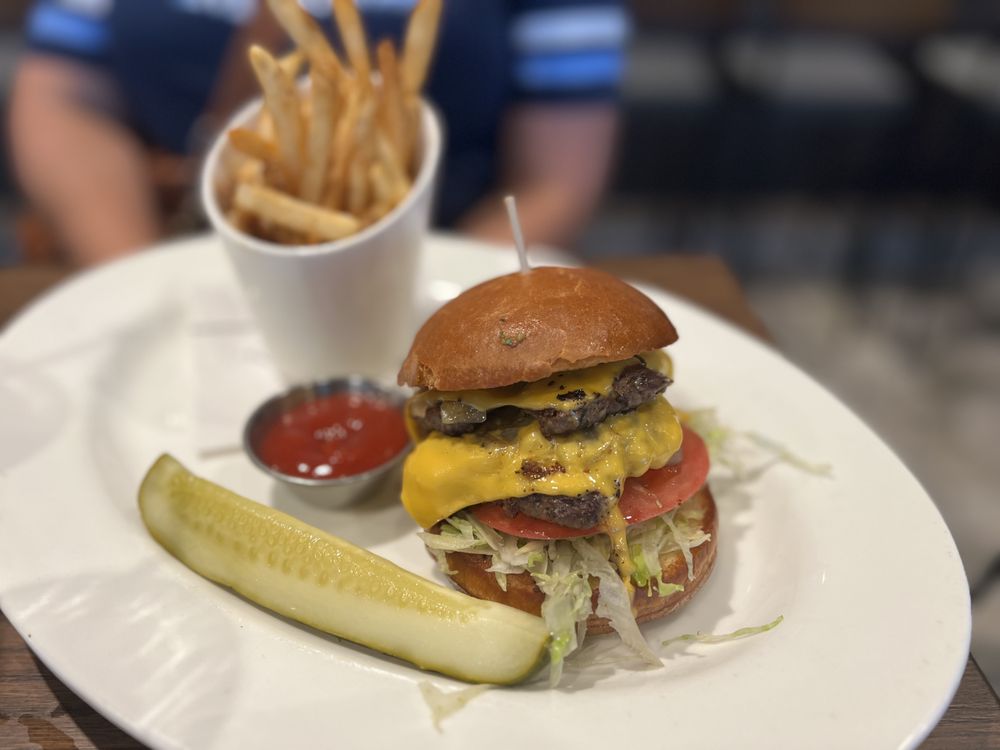 Cooper's Hawk Winery & Restaurant