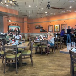 Another Broken Egg Cafe - Restaurant interior