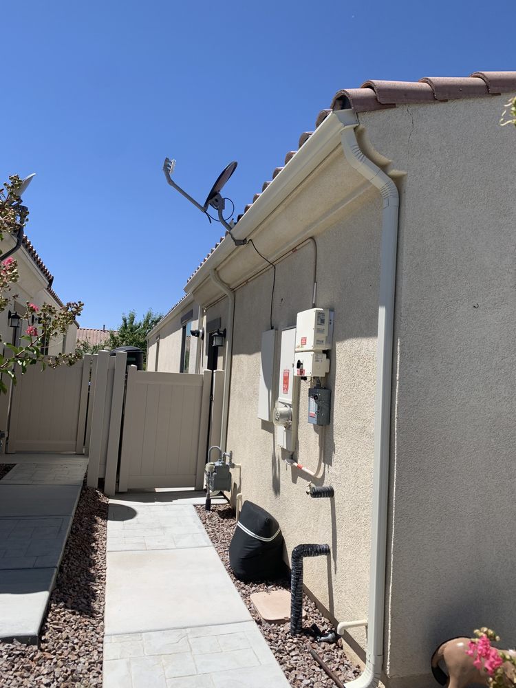 Slide of Jayrods Seamless Gutters