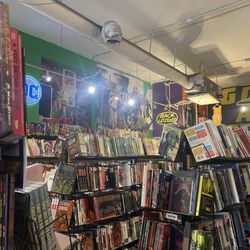Lots of graphic novels.