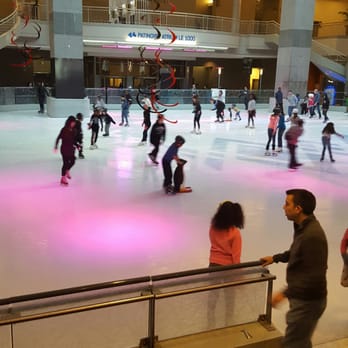 Atrium Le 1000 - Skating Rinks Near Me - Montreal, Quebec
