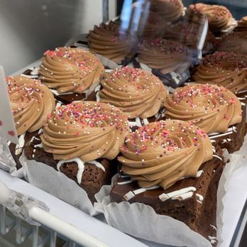 Sarah's Cake Shop - Brownies - Desserts Near Me - Chesterfield, Missouri Sarah's Cake Shop - Brownies - Desserts Near Me - Chesterfield, Missouri