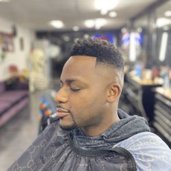 Monster Cuts - Bald Fade & Goatee Shape up.
Barber: Martin