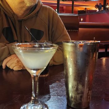 Hi-Way Harry's - This is the peach martini. They give you the extra in the shaker! It was SO good. - New American Near Me - Johnson Creek, Wisconsin