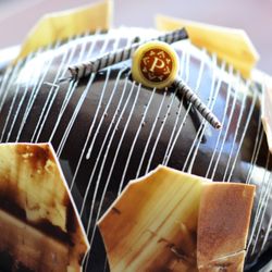 La Pasteleteria - La tradicional Bomba de Chocolate