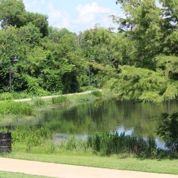 Shawnee Park Disc Golf Course - West End of Shawnee Park Lake. Photo by Happy Tails Pet Pal, LLC. - Parks Near Me - Plano, Texas Shawnee Park Disc Golf Course - West End of Shawnee Park Lake. Photo by Happy Tails Pet Pal, LLC. - Parks Near Me - Plano, Texas