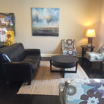 Magnolia Medical Center - Here's the waiting area. Very nice! - Medical Centers Near Me - Murfreesboro, Tennessee