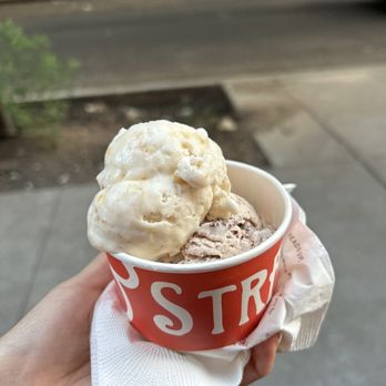 Salt & Straw - Farmers Series: Peach Jam Miso Blondies (v), Chocolate Chip Zucchini Bread - Ice Cream & Frozen Yogurt Near Me - New York, New York