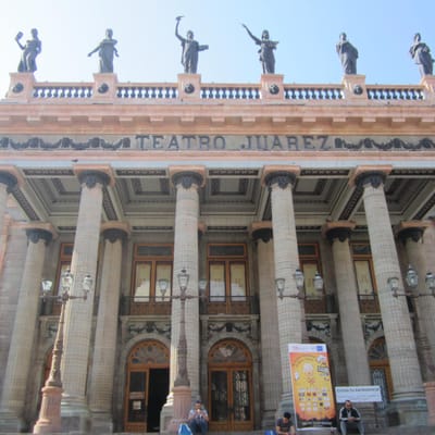 Teatro Juárez by null