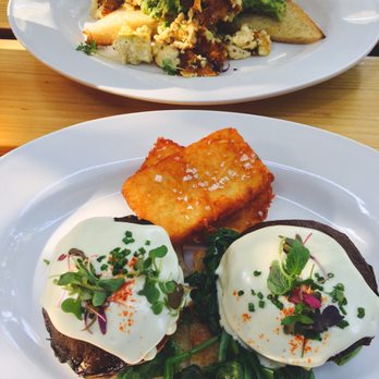 Sibling by Pushkin's - Avocado toast tofu scramble and portobello mushroom Benedict w/ a side of hash browns! - New American Near Me - Sacramento, California Sibling by Pushkin's - Avocado toast tofu scramble and portobello mushroom Benedict w/ a side of hash browns! - New American Near Me - Sacramento, California