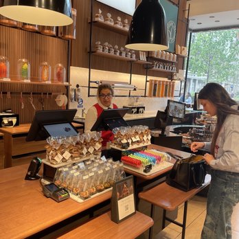 Laderach - Chocolatiers & Shops Near Me - London, XGL Laderach - Chocolatiers & Shops Near Me - London, XGL