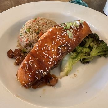 Cafe Wisteria - Grilled salmon - Cafes Near Me - Menlo Park, California Cafe Wisteria - Grilled salmon - Cafes Near Me - Menlo Park, California