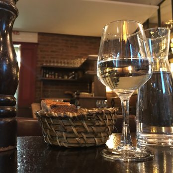 Le Prétexte - View from my table, in the back of the restaurant. - French Near Me - Paris 13, 75