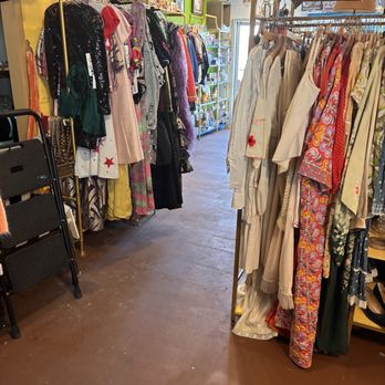 Catnip Too - Interior - Used, Vintage & Consignment Near Me - Los Angeles, California Catnip Too - Interior - Used, Vintage & Consignment Near Me - Los Angeles, California