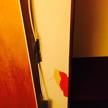 Hilander Motel - Wires in the room - Hotels Near Me - Mountain Home, Idaho