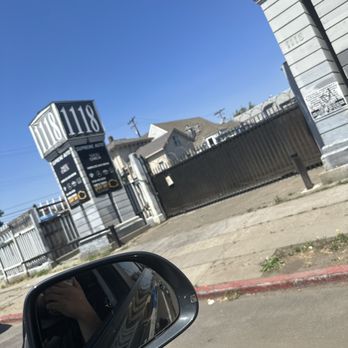 Supreme Auto - Photo of outside with closed gates during business hours - Auto Repair Near Me - Oakland, California